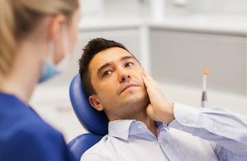 man availing emergency dentistry long beach ca