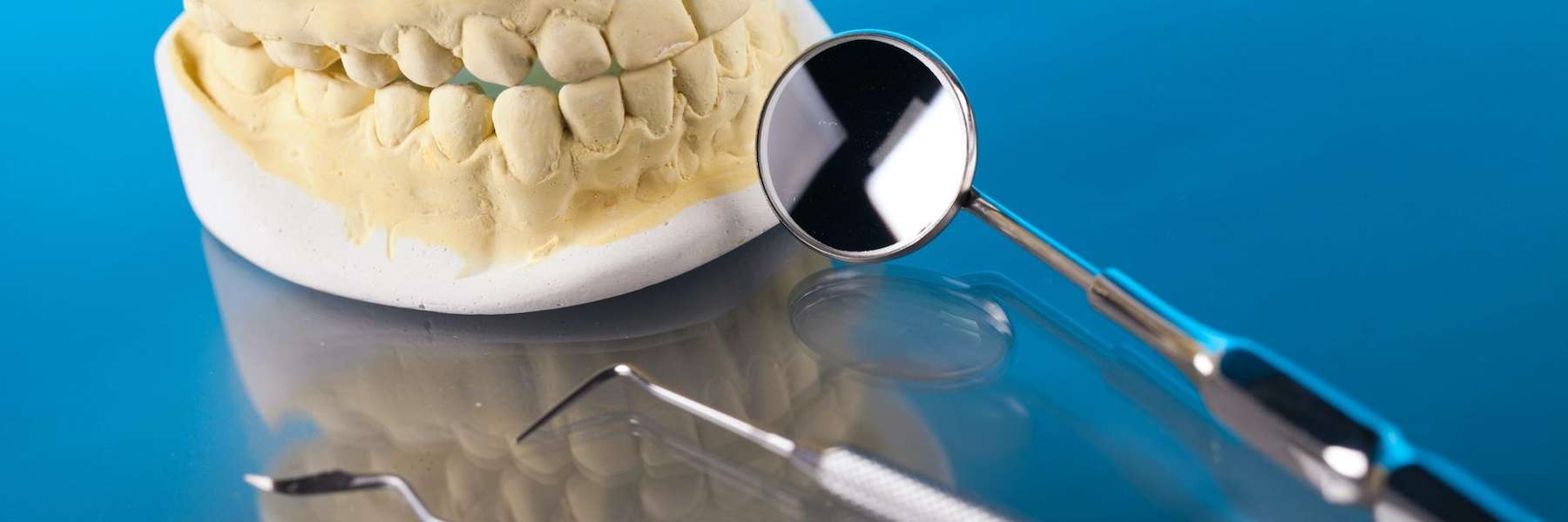 A dental mold and dental tools
